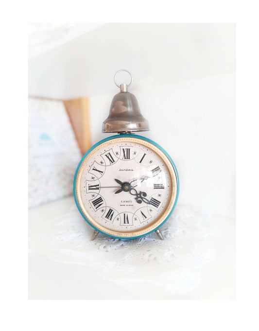 Vintage Blue Wind-Up Alarm Clock – Metal Clock with Roman Numerals, Retro Decor