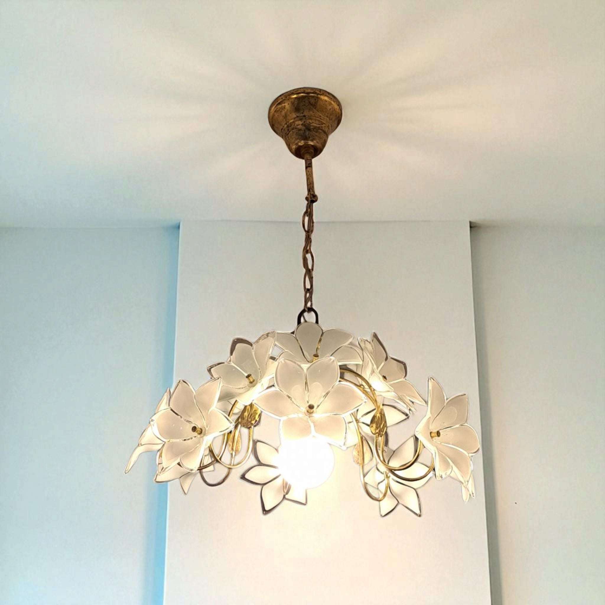 Vintage Murano Glass Chandelier – 1980s Brass Floral Ceiling Light with White Flowers