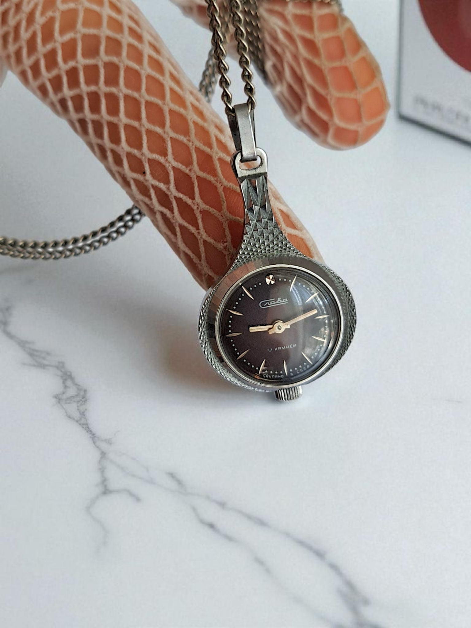 Vintage Slava Necklace Watch – 1980s Wind-Up Pendant Timepiece