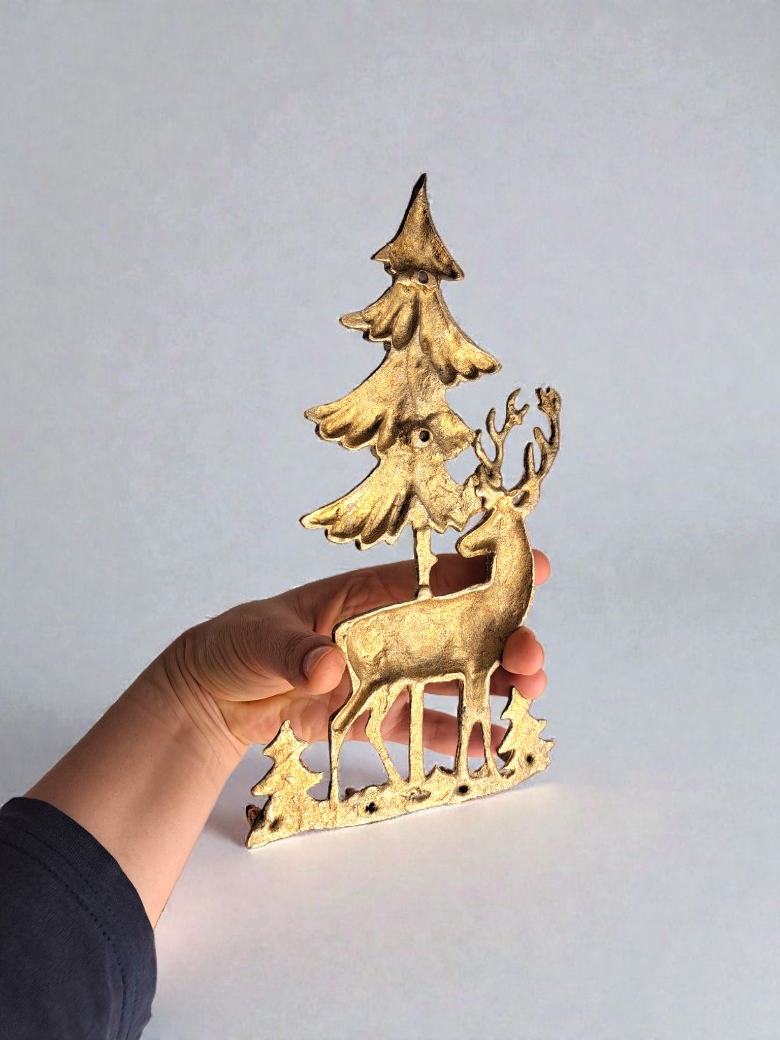 Handmade Brass Reindeer Key Rack with 4 Hooks - Vintage Style Wall Mounted Deer Holder, Gold Stag Entryway Organizer