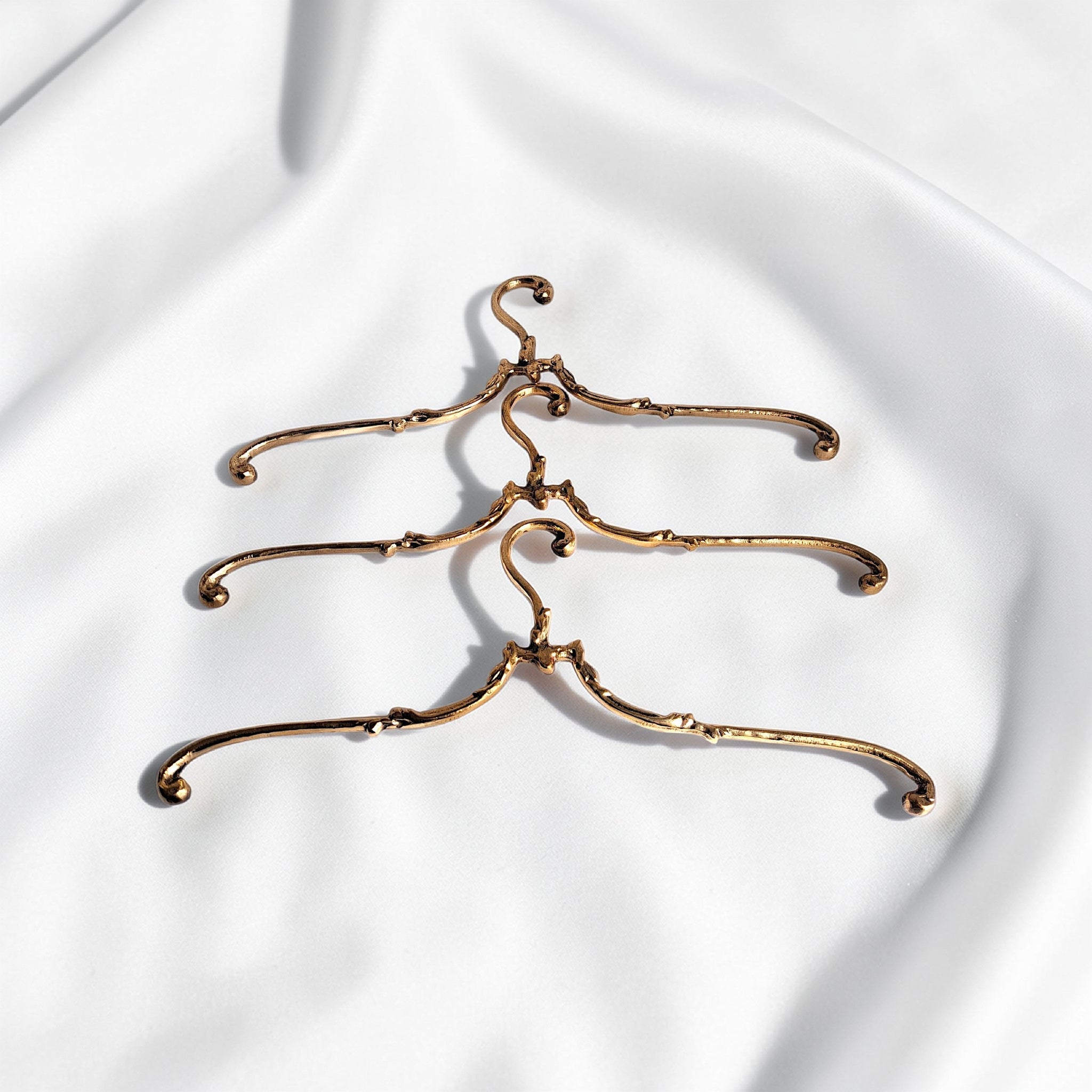 Handmade Solid Brass Clothes Hanger – Vintage Gold Garment Hanger for Luxury Closet & Wardrobe Display