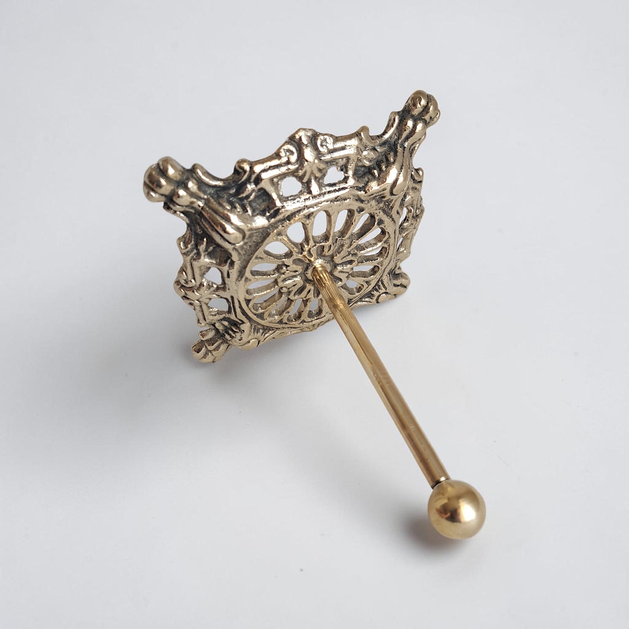 Side view of Ornate freestanding bathroom holder made using traditional brass casting.