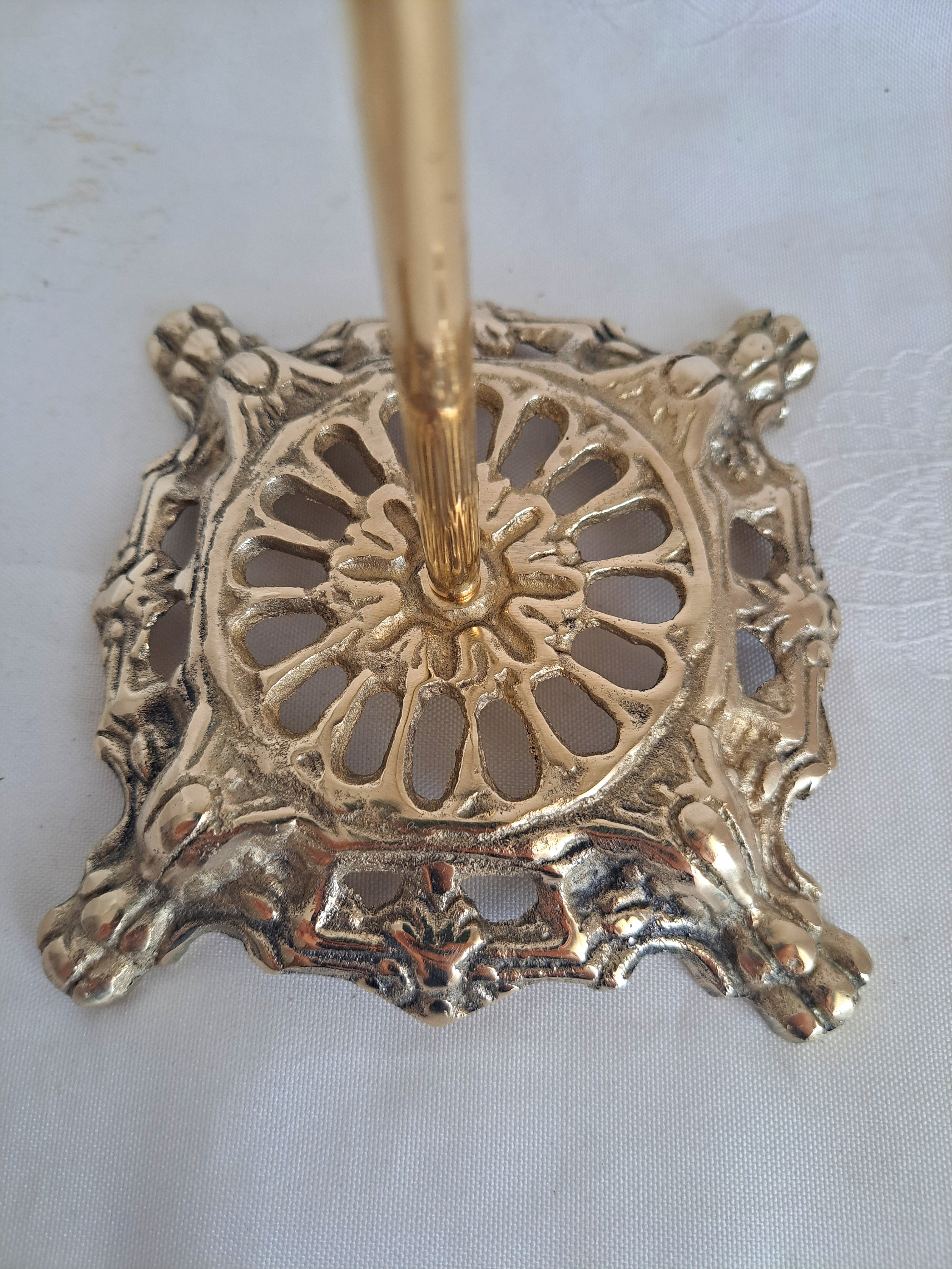 Handcrafted Brass Paper Towel Holder – Vintage Gold Kitchen Counter Stand
