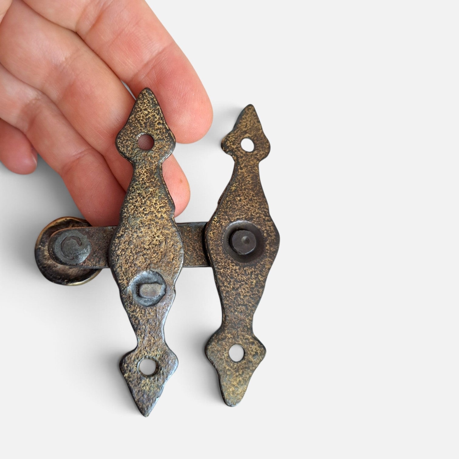 Victorian Gothic Brass Cabinet Latch – Antique Gold Vintage Cupboard Door Catch