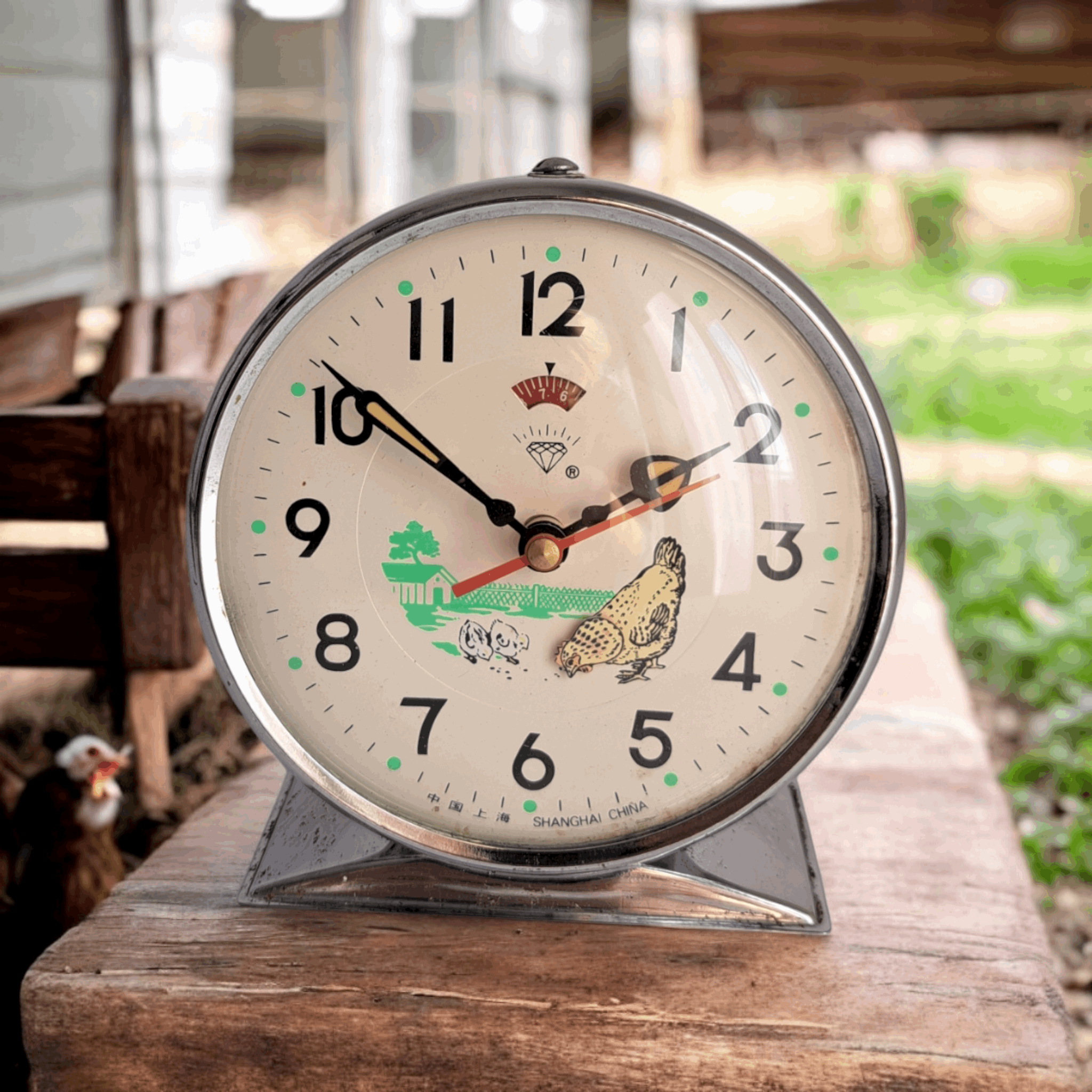 Vintage 1970s Blue Metal Alarm Clock – Rare Wind-Up Pecking Chicken Design