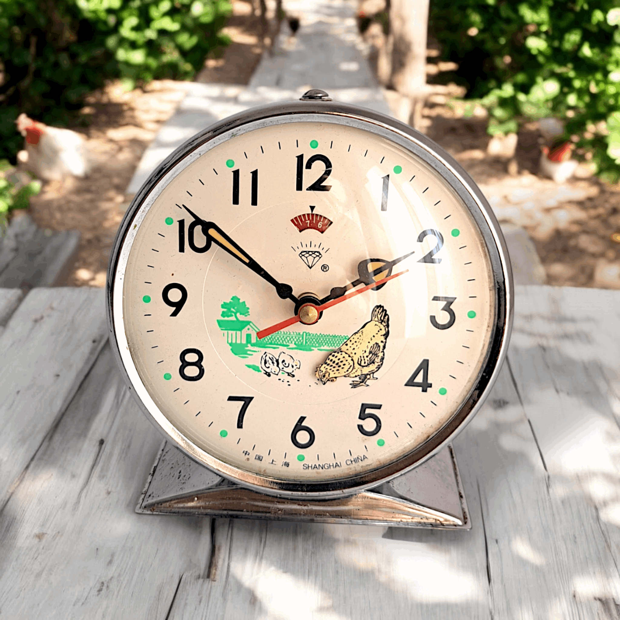 Vintage 1970s Blue Metal Alarm Clock – Rare Wind-Up Pecking Chicken Design