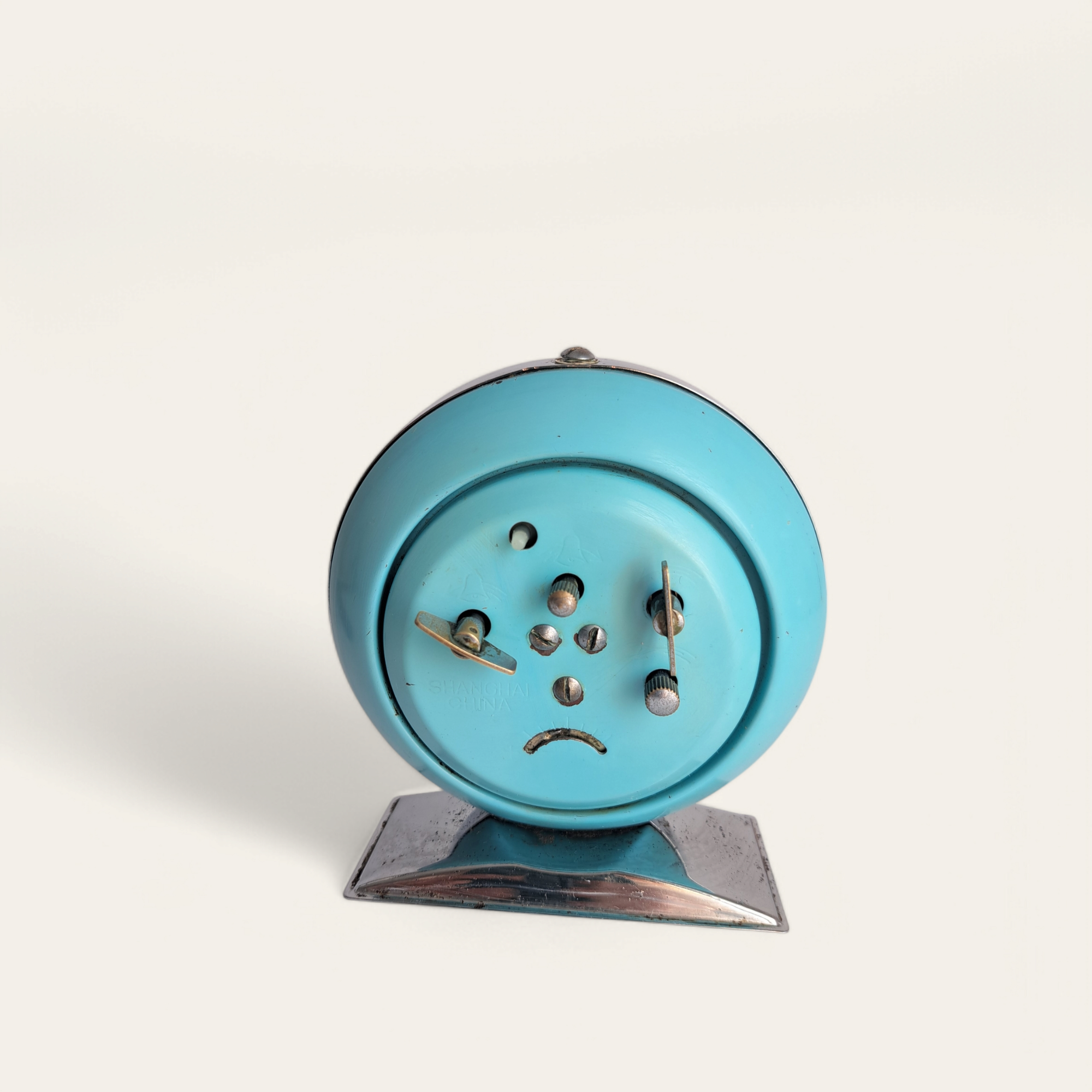 Vintage 1970s Blue Metal Alarm Clock – Rare Wind-Up Pecking Chicken Design