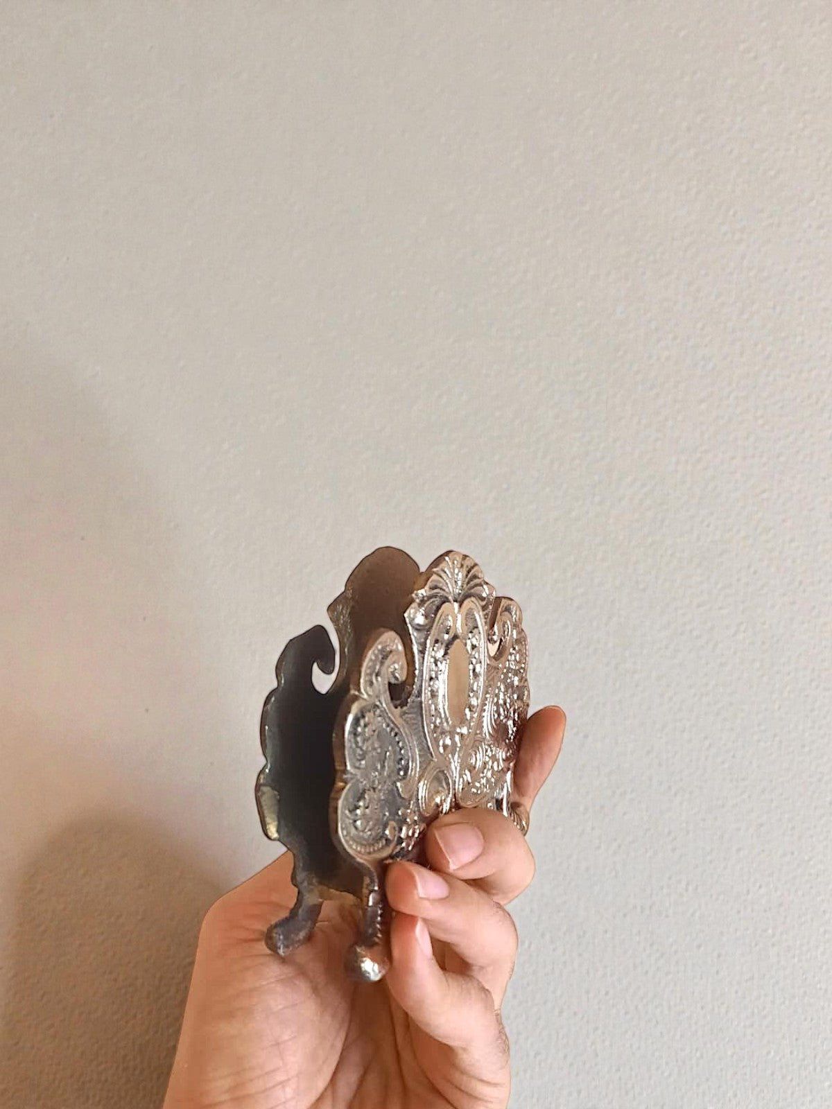 Handmade Victorian Brass Napkin Holder – Natural Brass Ornate Serviette Stand for Elegant Table Settings