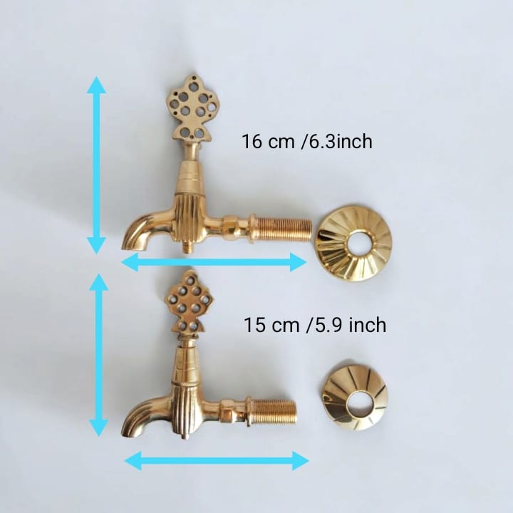 Grifo vintage de latón artesanal: grifo de pared estilo otomano con acabado dorado.