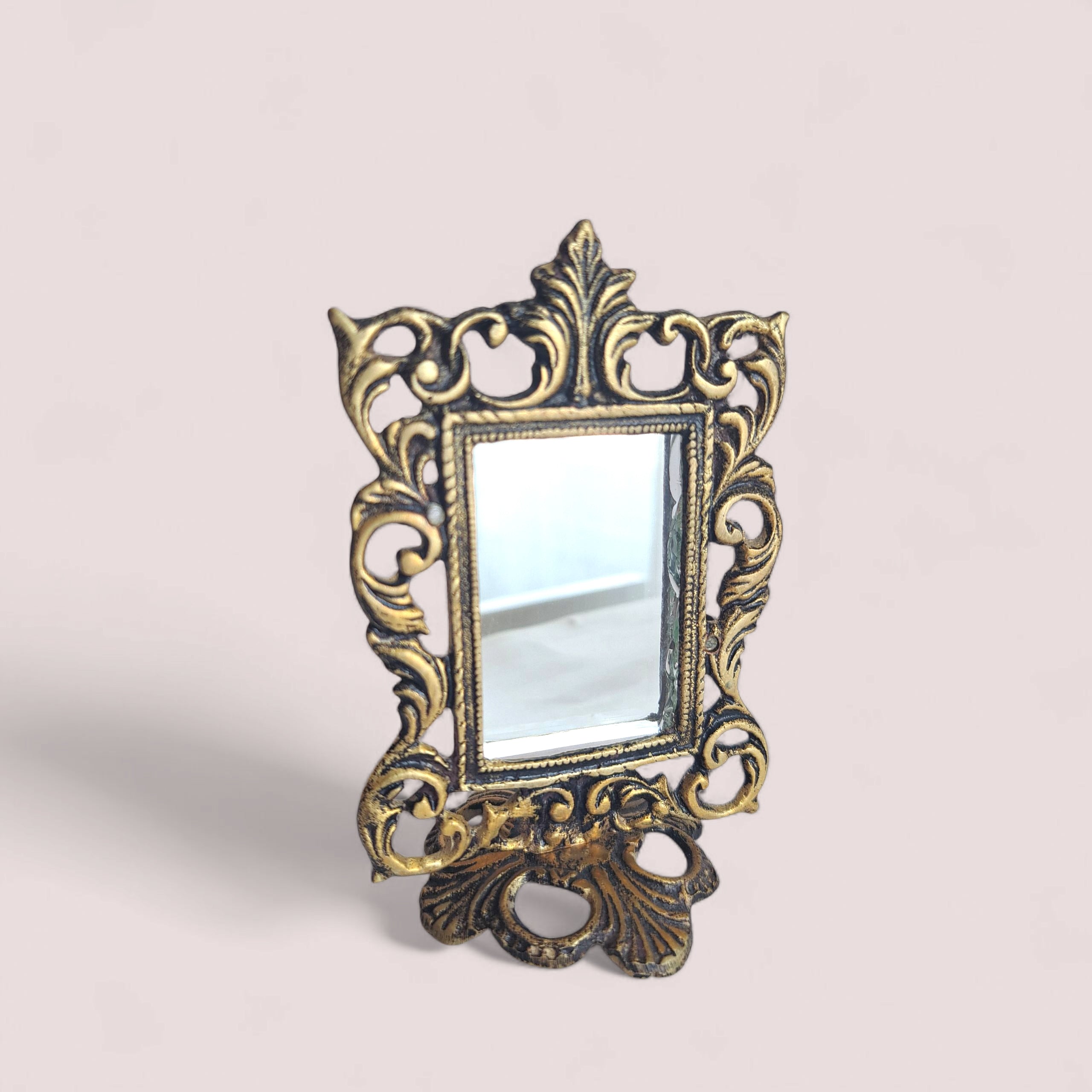 Vintage Gold Brass Tabletop Vanity Mirror, 10cm/3.94in Ornate Compact Decor