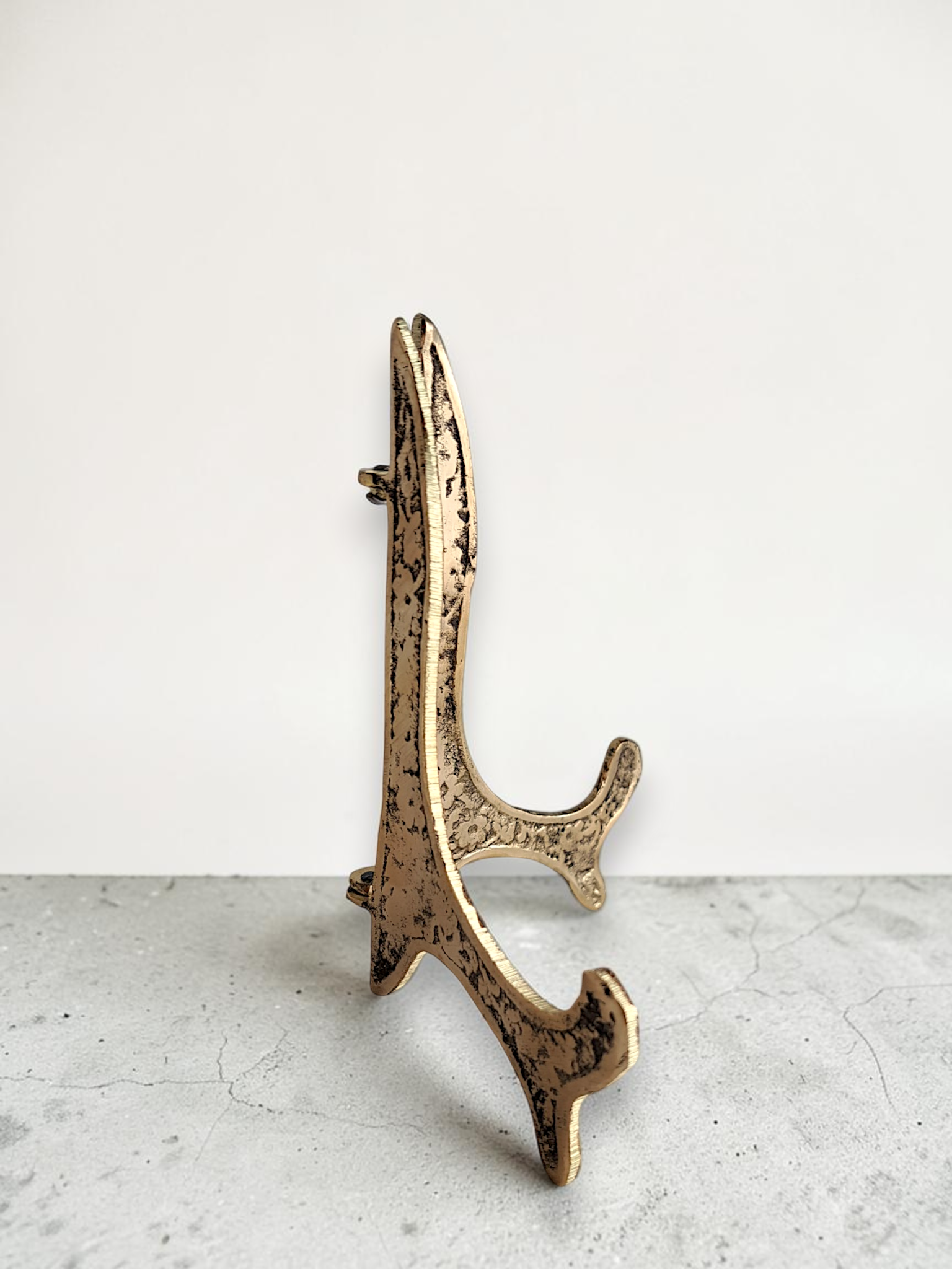 Vintage Brass Plate Stand – Decorative Tabletop Display Easel for Ceramic Plates, Artwork & Collectibles