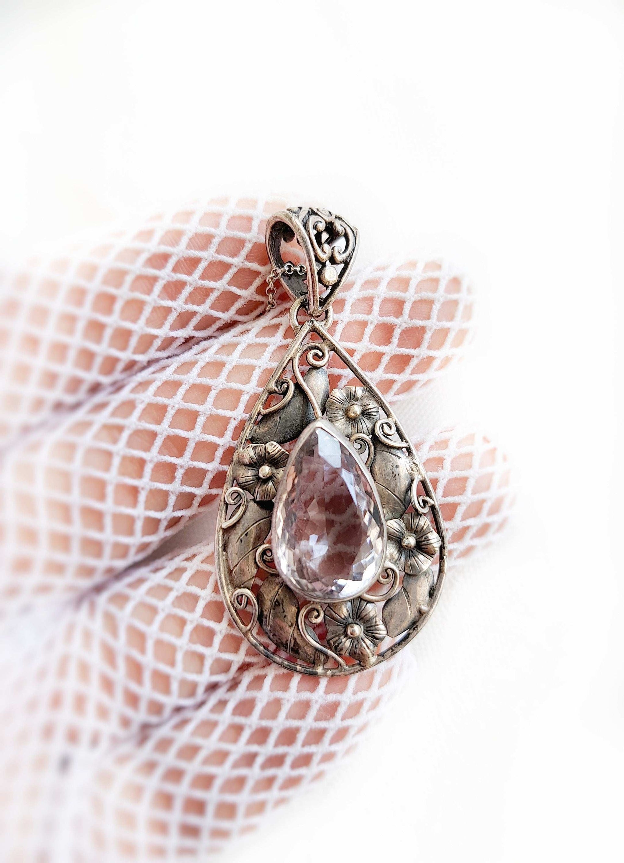 Elegant Vintage Amethyst Pendant - Sterling Silver Necklace with Lobster Claw Closure