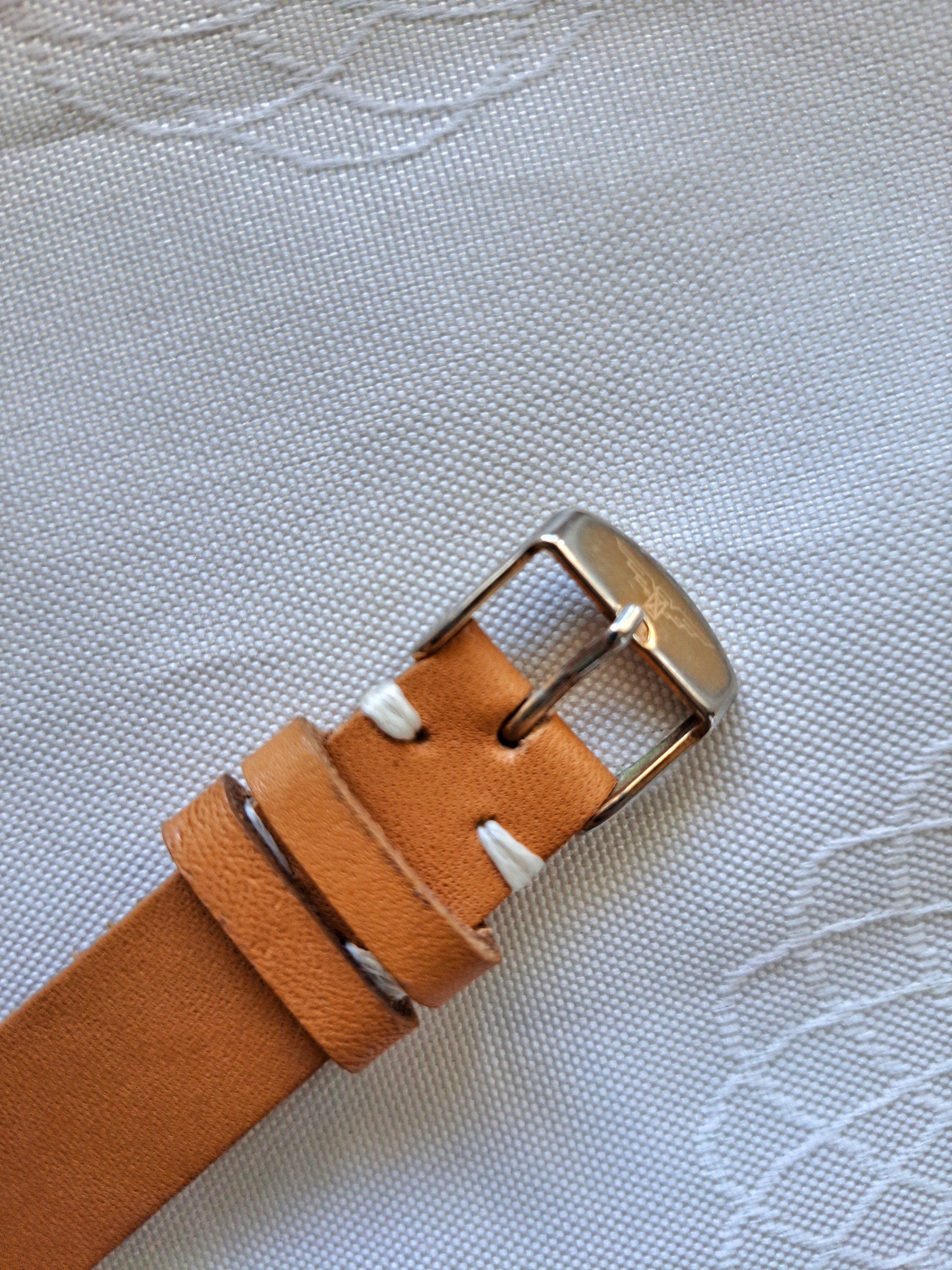 70s Raketa Unisex Mechanical Watch – Vintage 16 Jewels, Mother-of-Pearl Dial