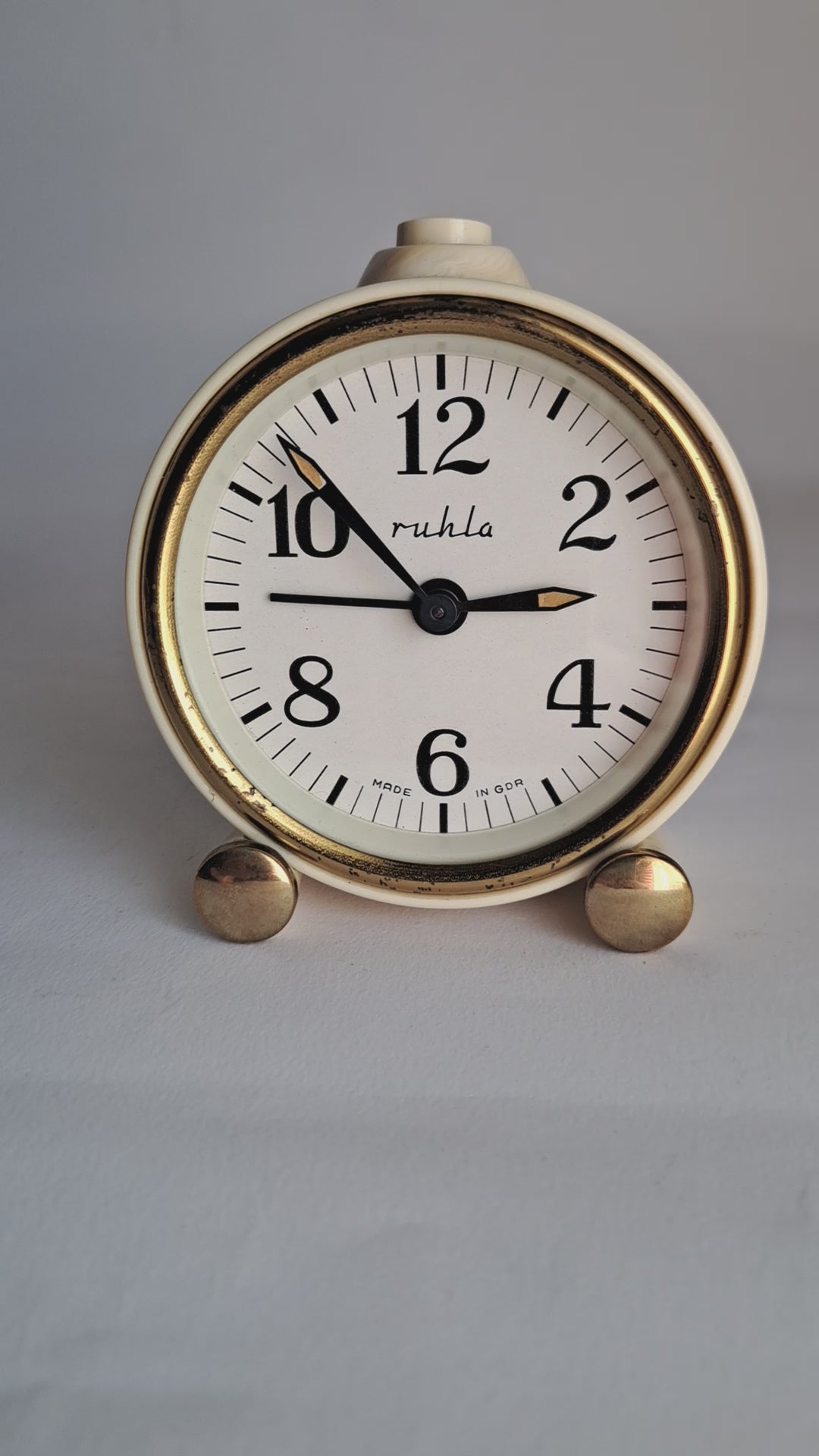 Minimalist Vintage Ruhla Mechanical Wind-Up Clock – Beige GDR Alarm