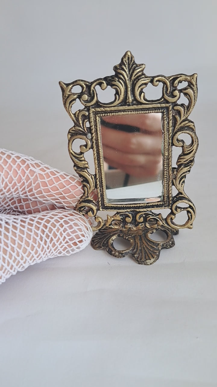 Vintage Gold Brass Tabletop Vanity Mirror, 10cm/3.94in Ornate Compact Decor