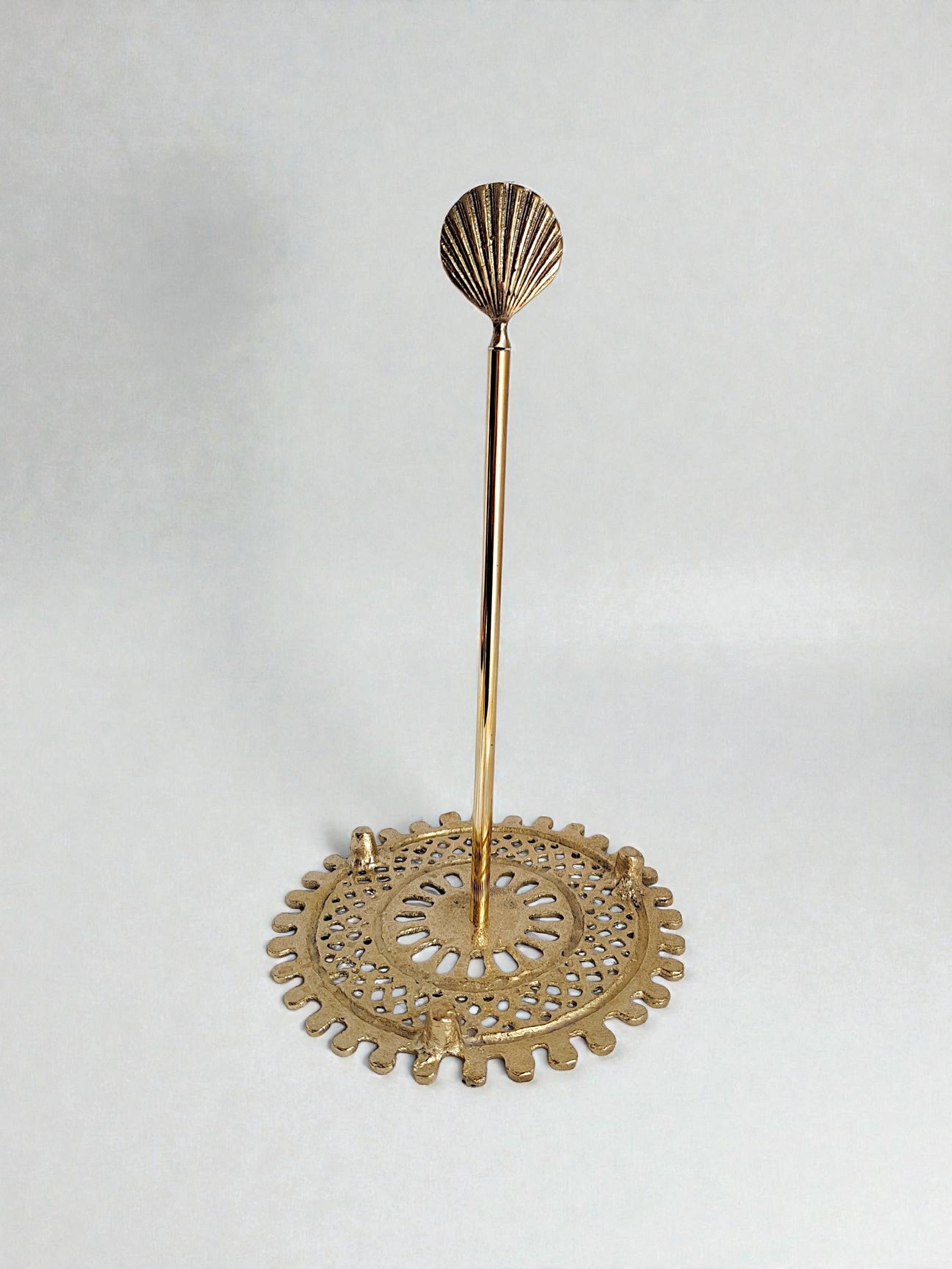 Solid Brass Countertop Paper Towel Holder – Decorative Gold Kitchen Roll Stand with Seashell Top