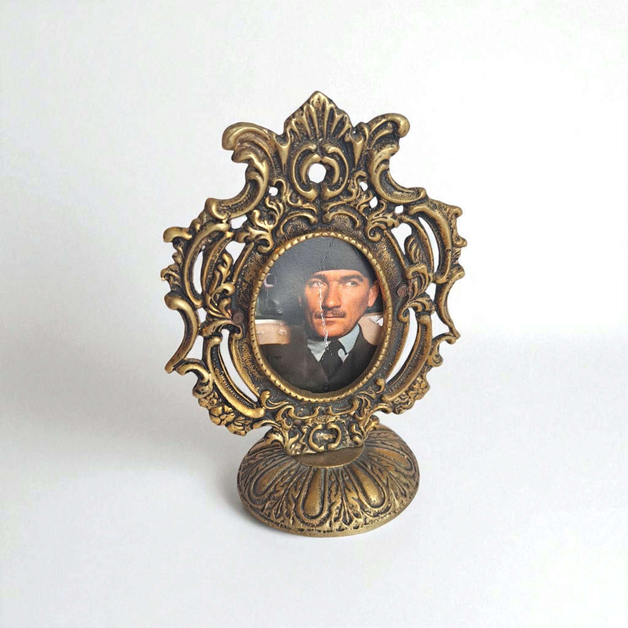 Elegant brass passport photo display